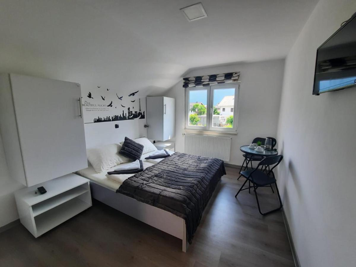 Filip Hotel Korenica Kültér fotó