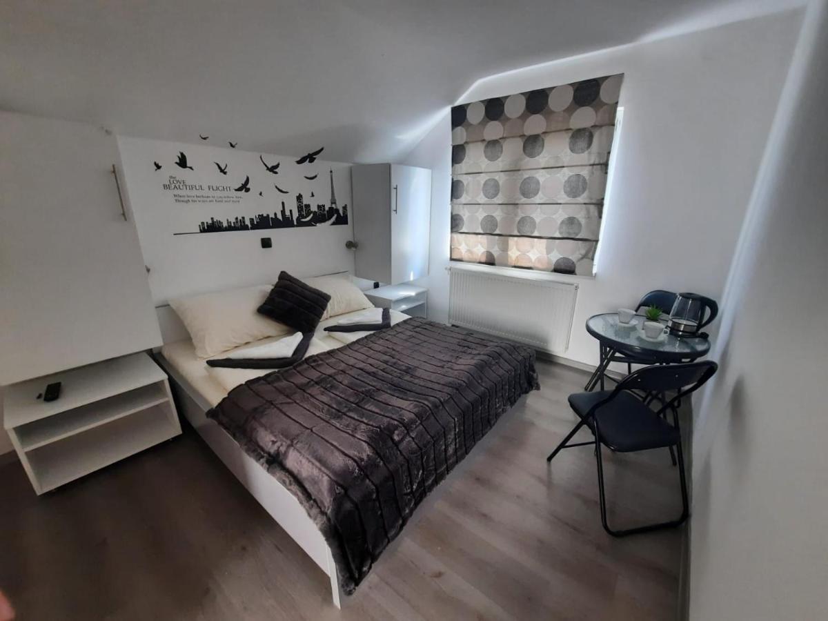 Filip Hotel Korenica Kültér fotó